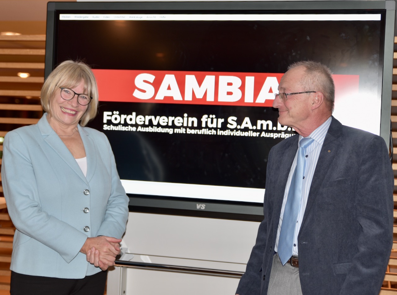 Frau Anita Bartsch mit Lions Präsident Hansjörg Eisele